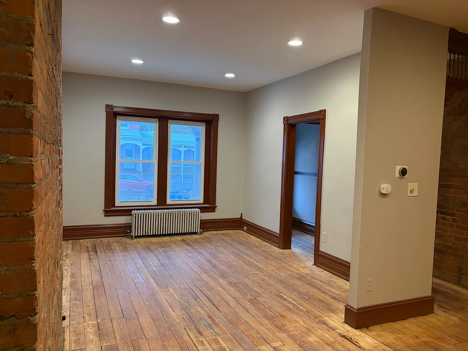 5 bed, 1864 sqft, $2,400 — Photo 3