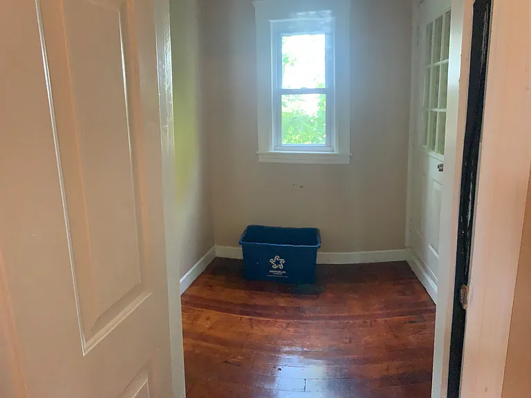 3 Negus St #2L — Photo 4