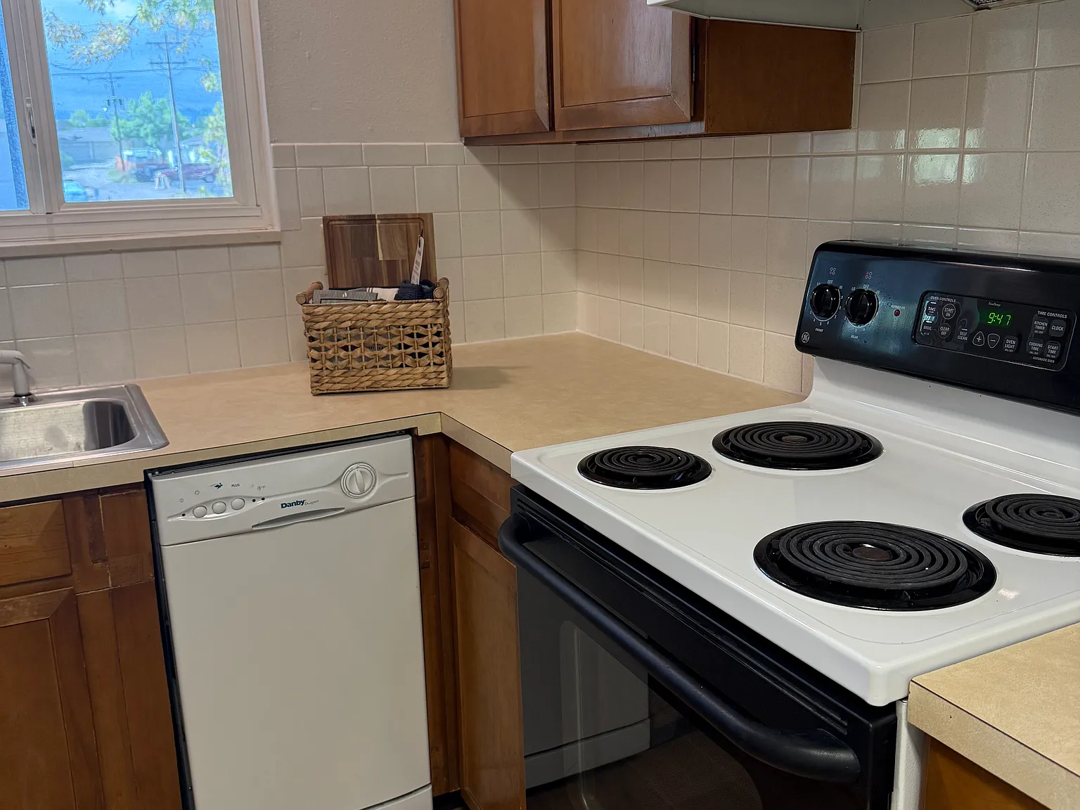 1 bed, 743 sqft, $1,200 — Photo 4