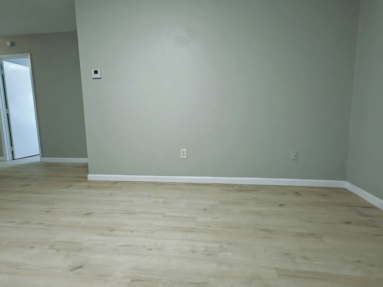 3 bed, 1120 sqft, $1,300 — Photo 4
