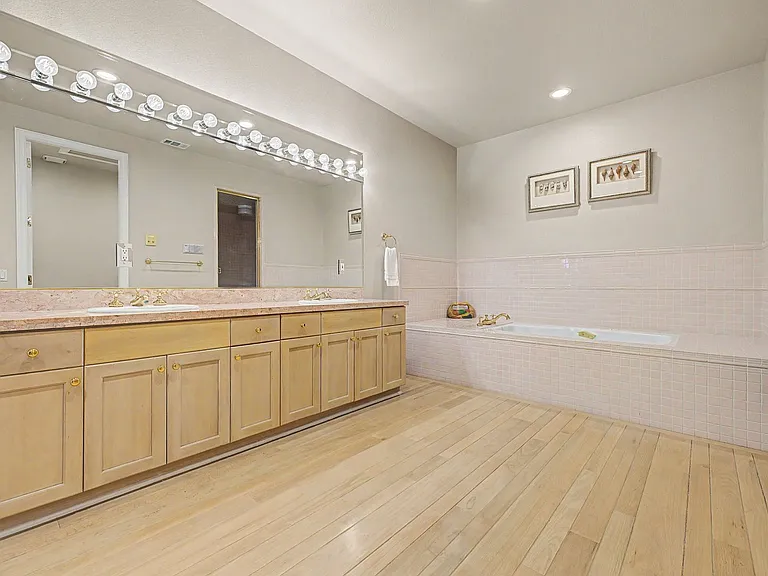 1105 Broadmoor Ave — Photo 41
