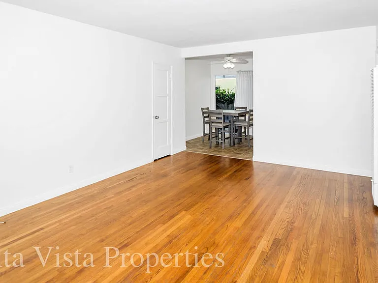 855 Emerald St — Photo 22