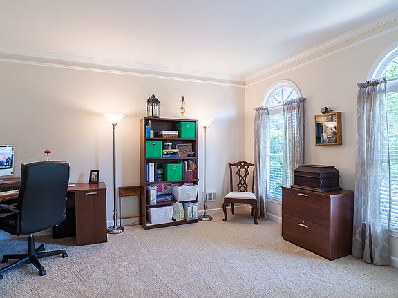 Office/Formal Living Room