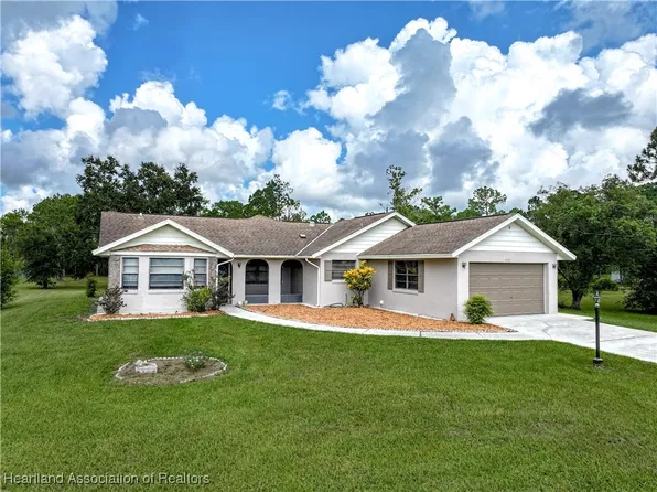 4909 Lakewood Rd, Sebring, FL 33875