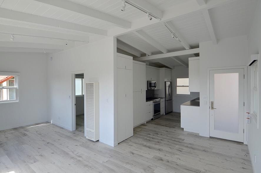 1st image of 2468 Myrtle Ave
