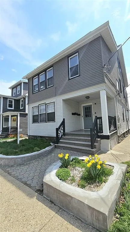 3 bed, 1.0 bath, $2,800 — Photo 1