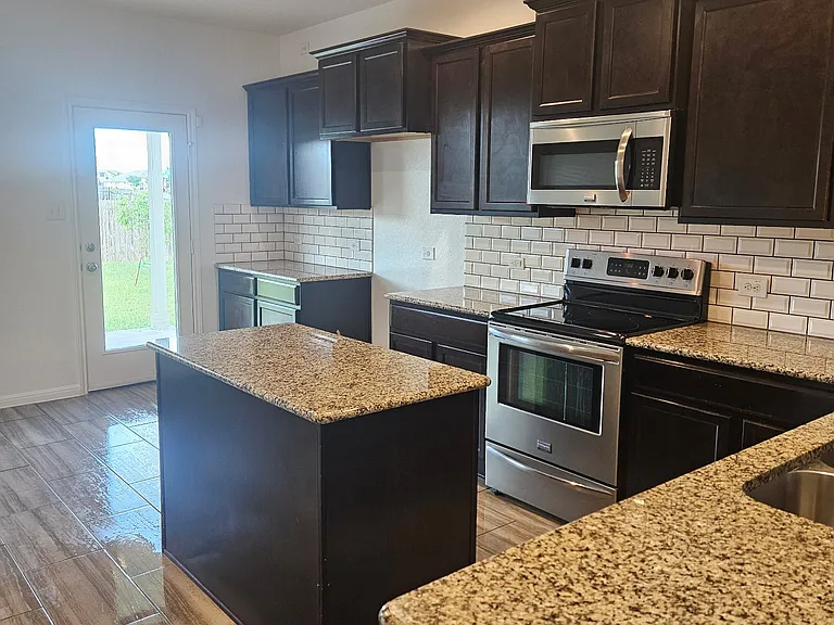2257 Olive Hill Dr — Photo 2