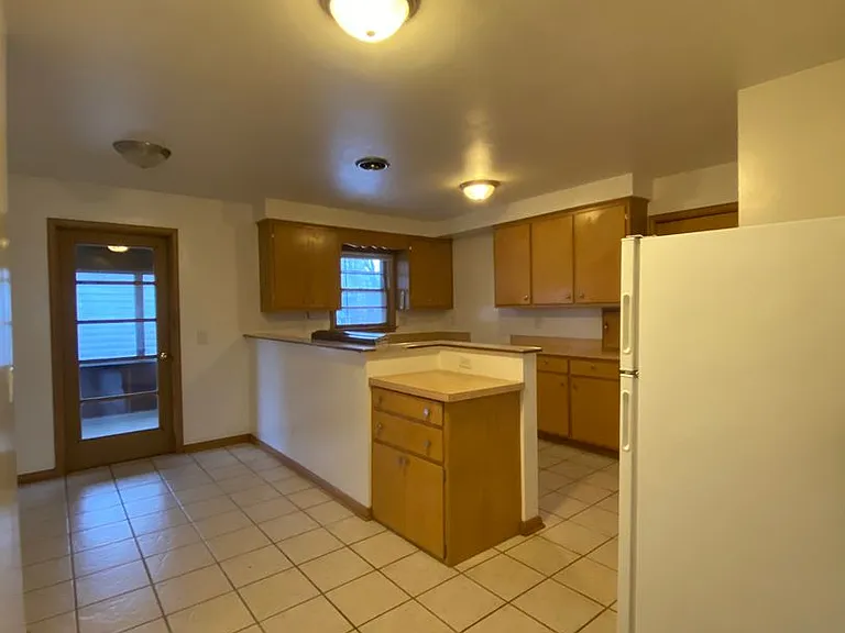 401 Berwyn Dr — Photo 8
