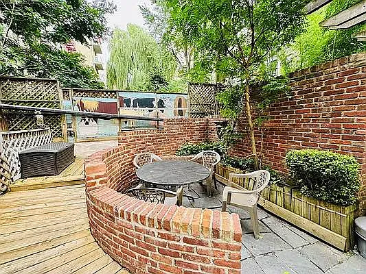 Rented by Metropolitan Property Group | media 10