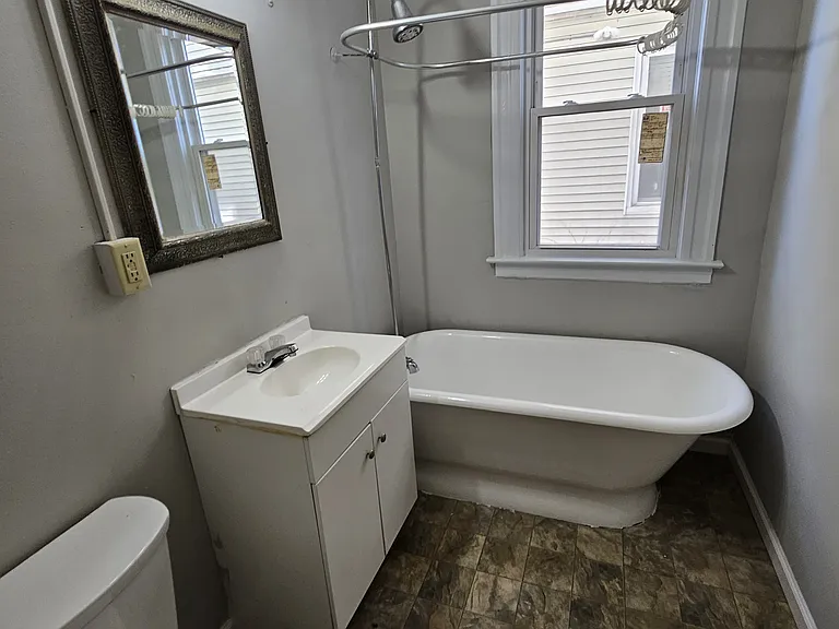 49 Maltby St #1B — Photo 14