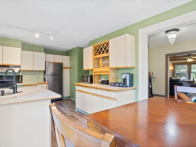 18 Calumet St — Photo 16