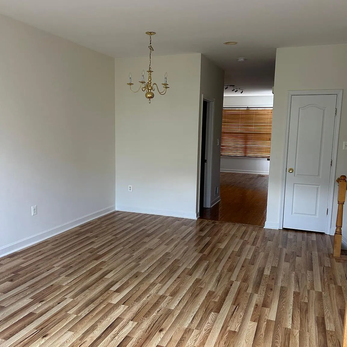 3 bed, 3.5 bath, 2016 sqft, $2,995 — Photo 2