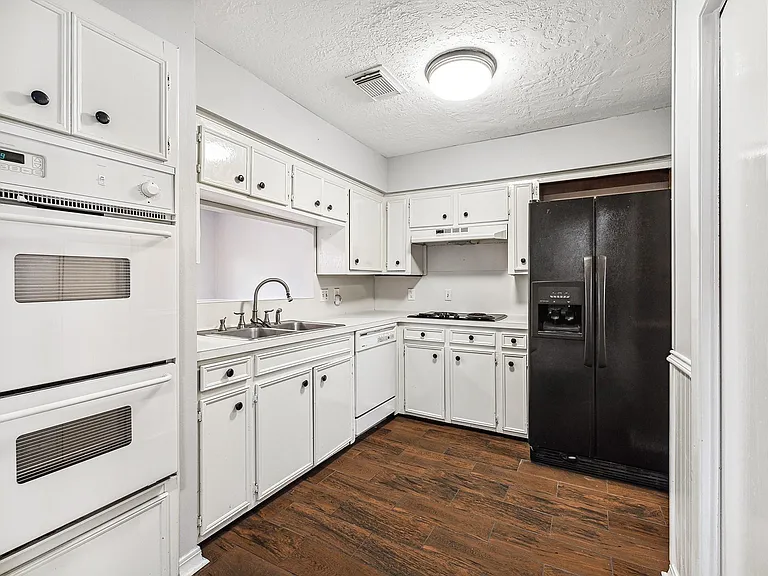 3013 Bee Cave Dr — Photo 4