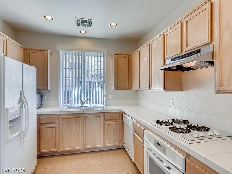 6178 Arbor Valley Ave — Photo 8