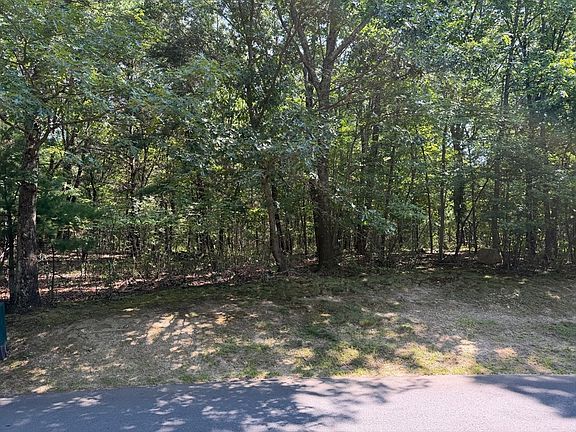 3rd image of 1 Reiling Pond Rd