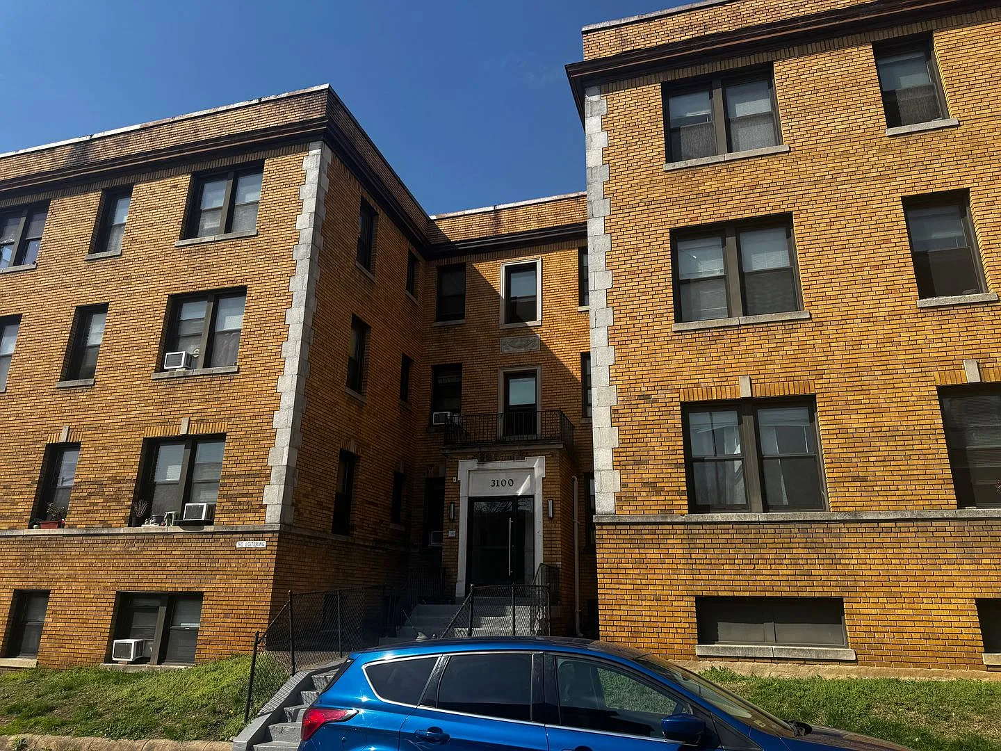 3100 Warder St Nw — Photo 1