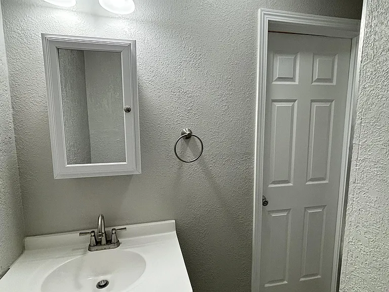 821 Olson St #B — Photo 10