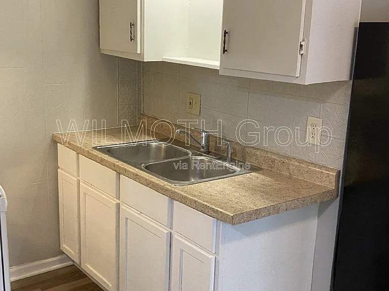 210 Whitlock Ave #B — Photo 6