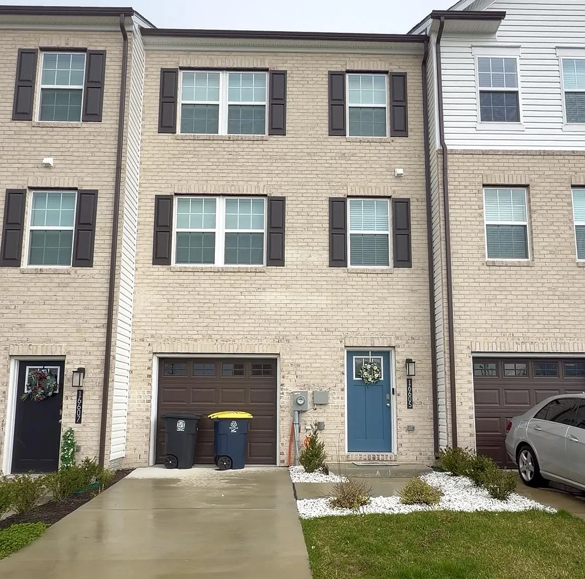 4 bed, 3.5 bath, 1480 sqft, $3,500 — Photo 1