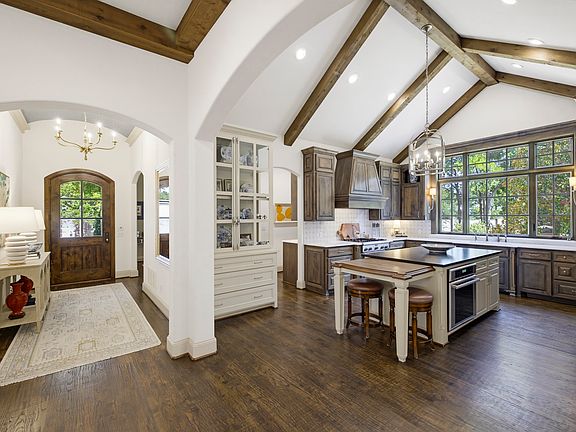 3rd image of 7013 Shinnecock Hills Dr
