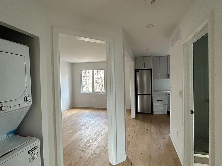12 Franklin Ave #B — Photo 3