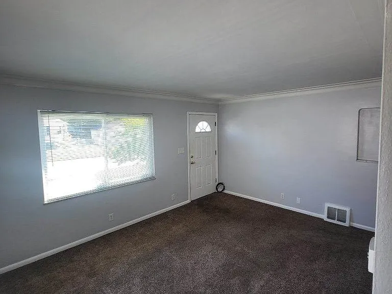 2954 Penrose Ave — Photo 4