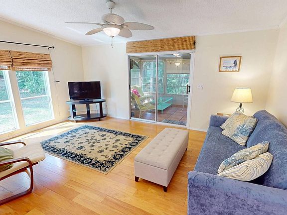 4th image of 2901 E Fairway Vista Dr