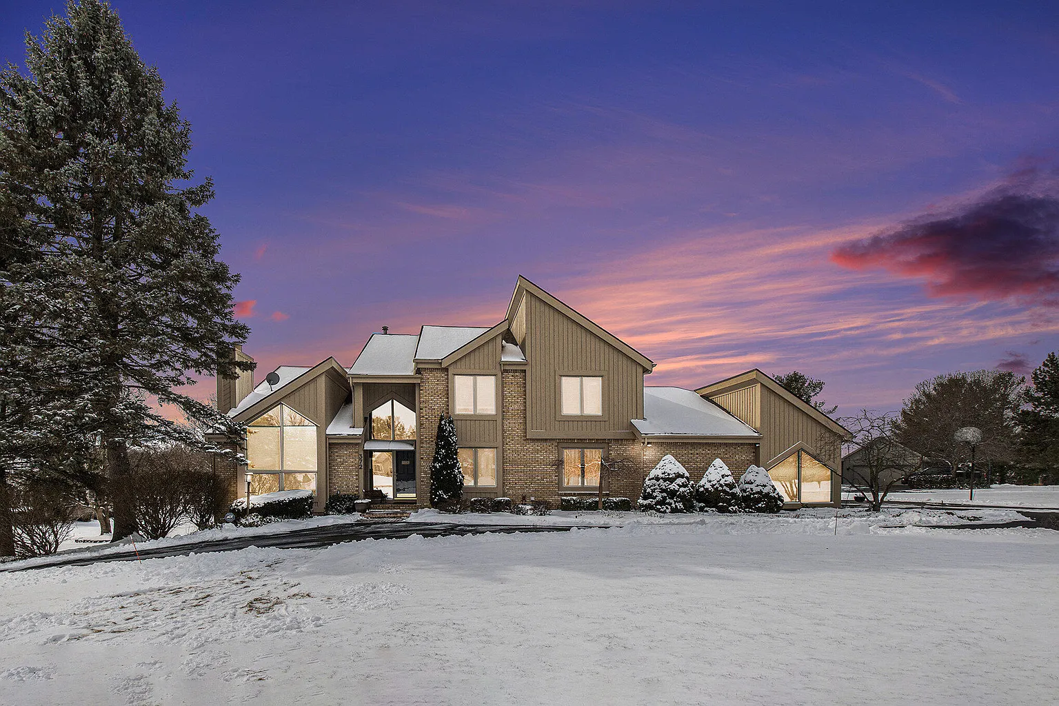 372 Crestway Ct photo 1