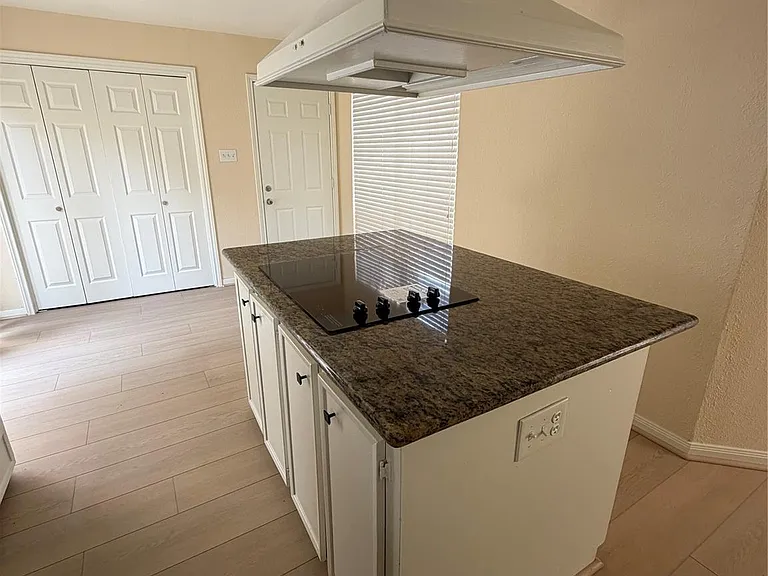 930 Mesa Terrace Dr — Photo 17