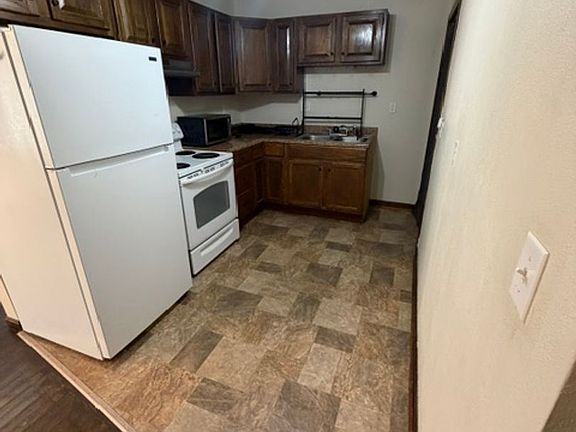 4th image of 113 S 2nd St #A