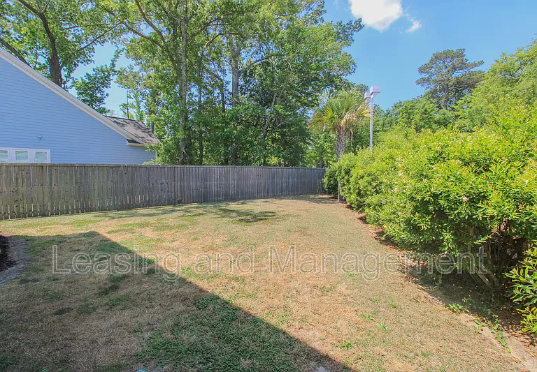 2352 Lantern St — Photo 15