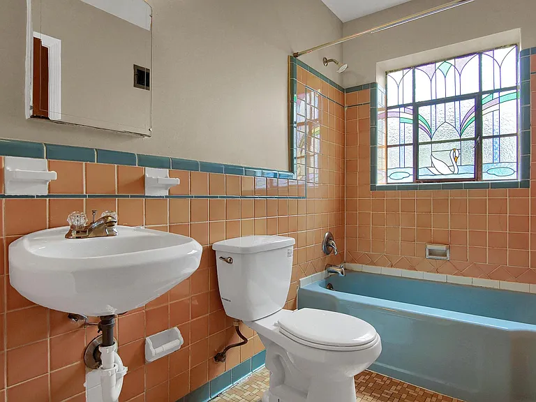 3441 Lawn Ave #2F — Photo 4