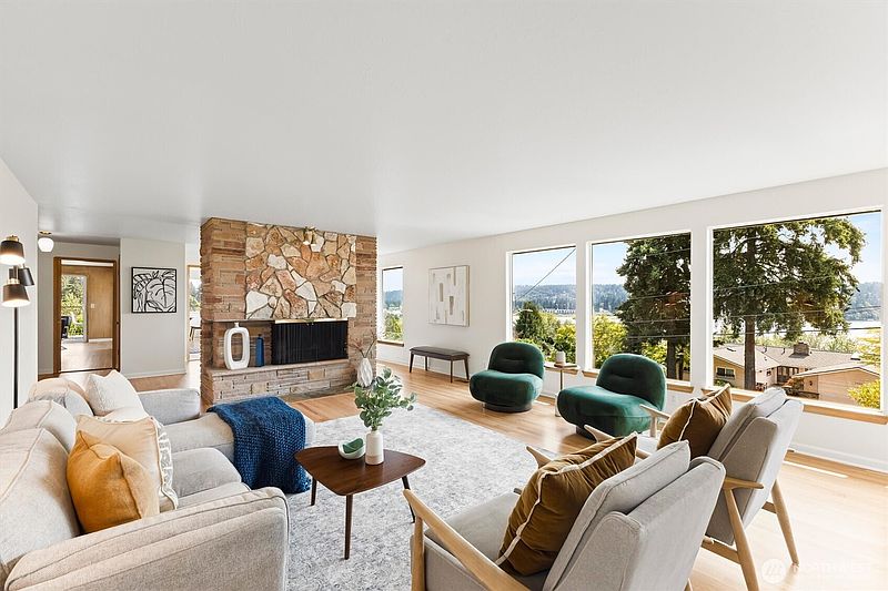 4th image of 5682 NE 180th St