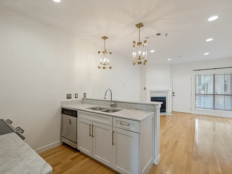 4111 Cole Ave #32 — Photo 1