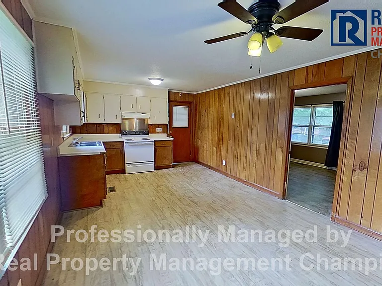 209 Sycamore St — Photo 7