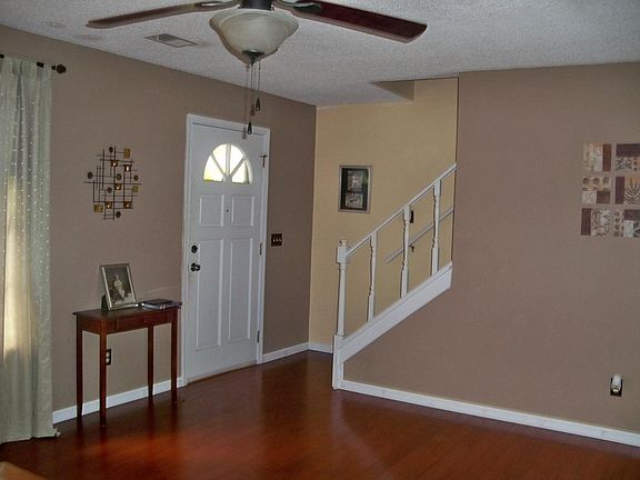 Living Room Pic 2