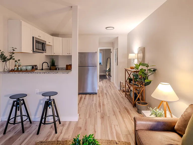 The Becton Apartments — Photo 3
