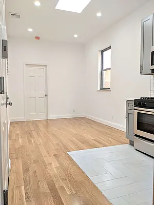 Rented by EXR | media 34