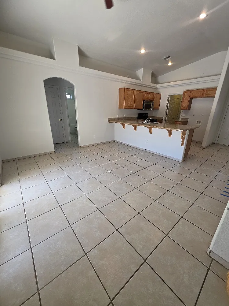 3 bed, 1300 sqft, $1,600 — Photo 4