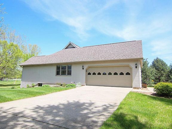 5th image of 1023 Narcisse Ln