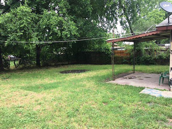 2nd image of 2711 Lagoon Dr