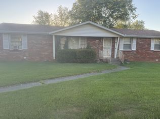 526 Paula Dr, Clarksville, TN 37042