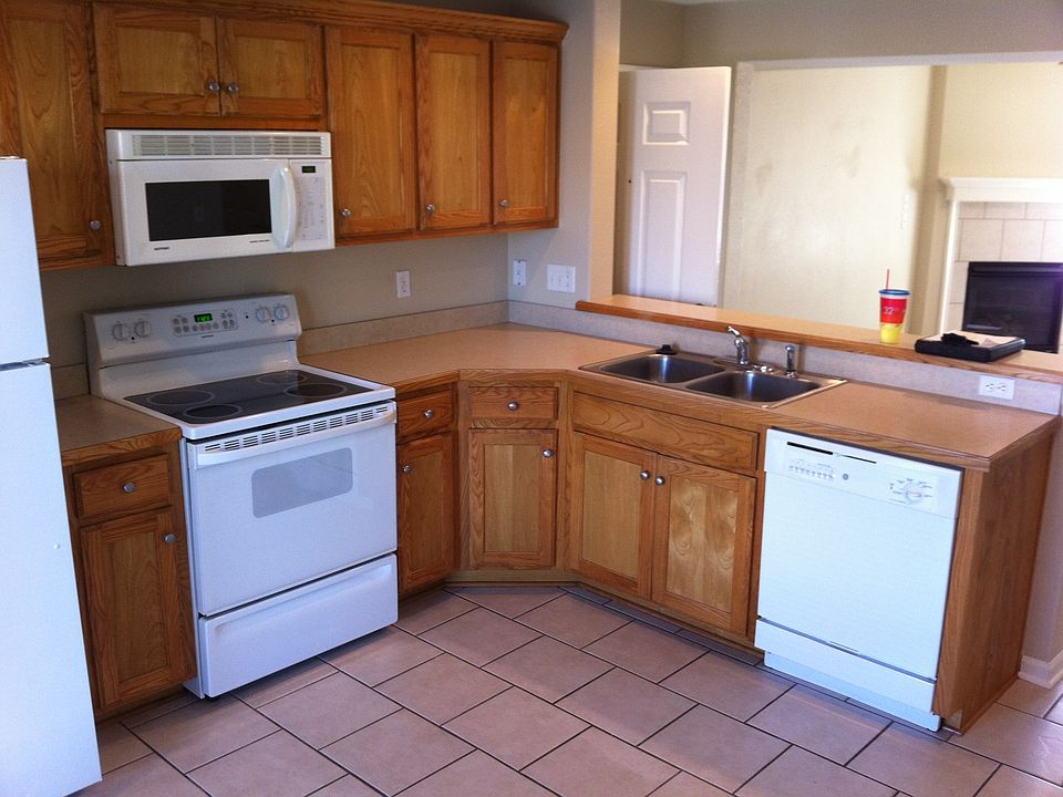 2nd image of 15916 Prairie Way