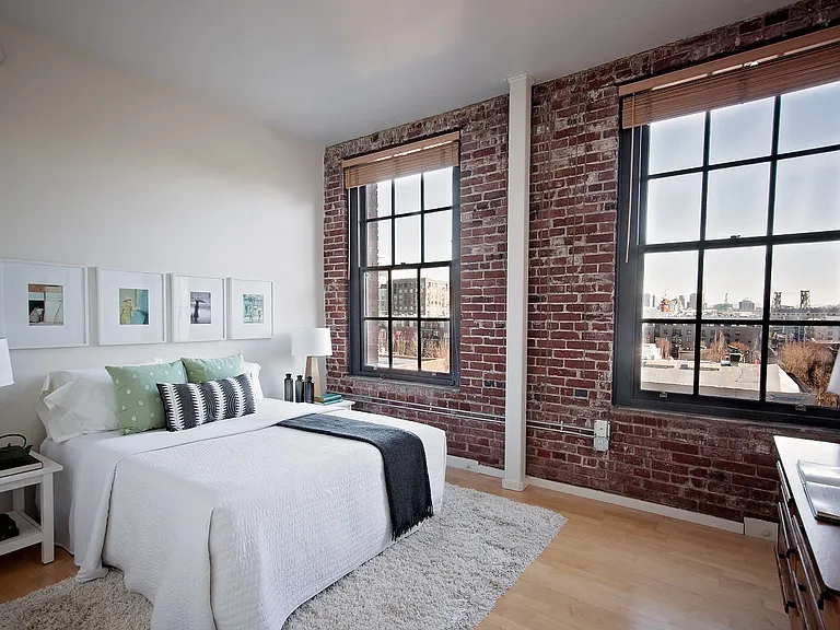 Portland, OR Crane Flats and Lofts bedroom