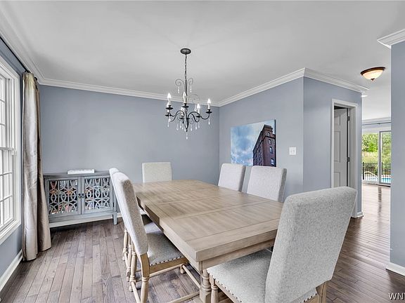 4th image of 27 Chicory Ln