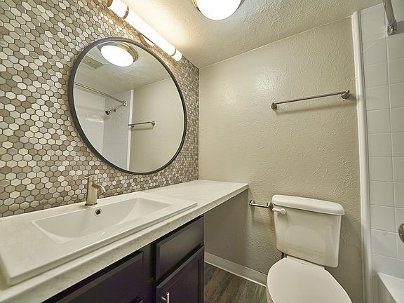 5th image of 1260 S Bellaire St #7-402