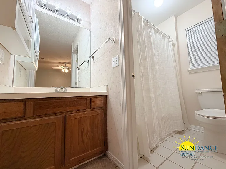 946 Ashley Ln #B — Photo 9