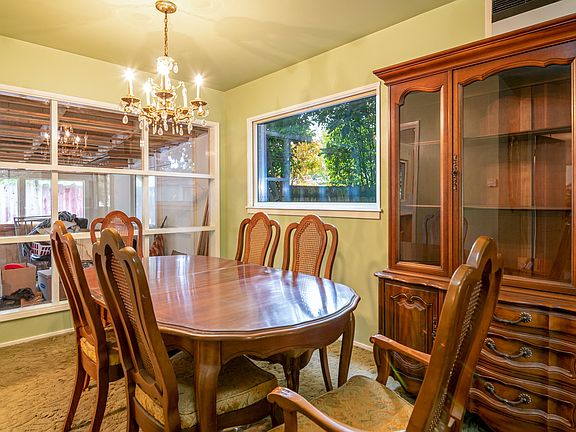 4th image of 2378 Peachtree Ln