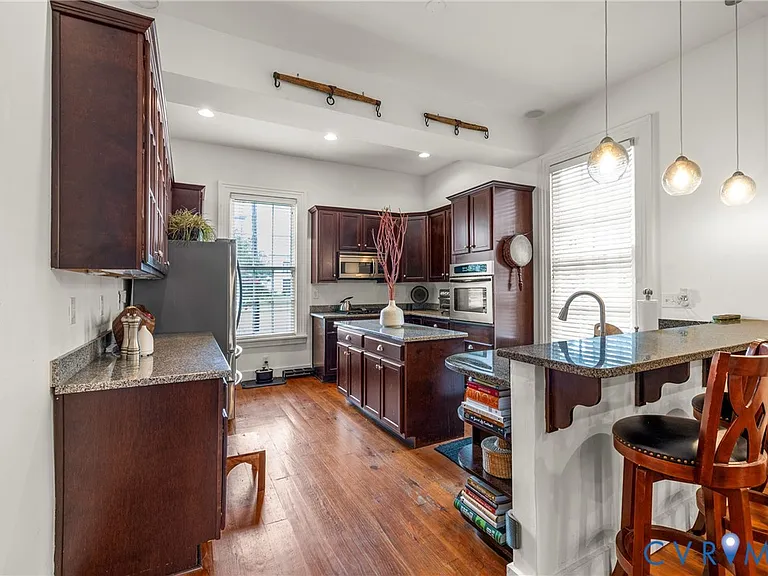 416 W Washington St — Photo 8