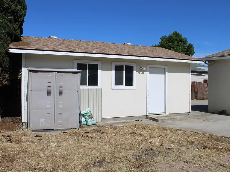 17 Lorraine Ave — Photo 17